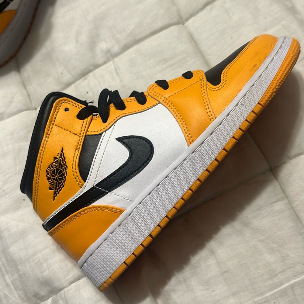 Boys size 5 worn one time yellow taxi high top 1s